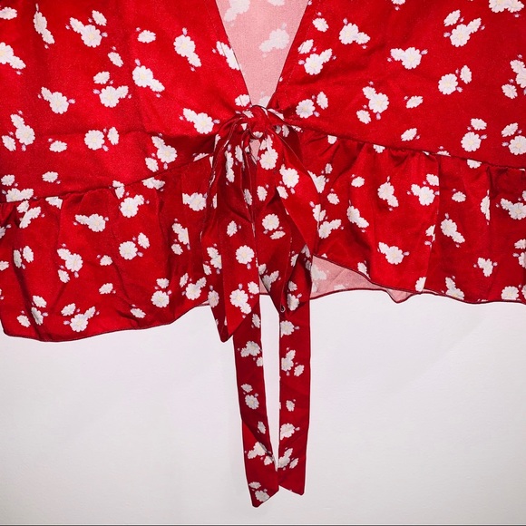 SHEIN Red & White Floral Front Tie Top - Picture 5 of 6